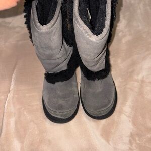 UGG Gray and Black Sunburst Boots